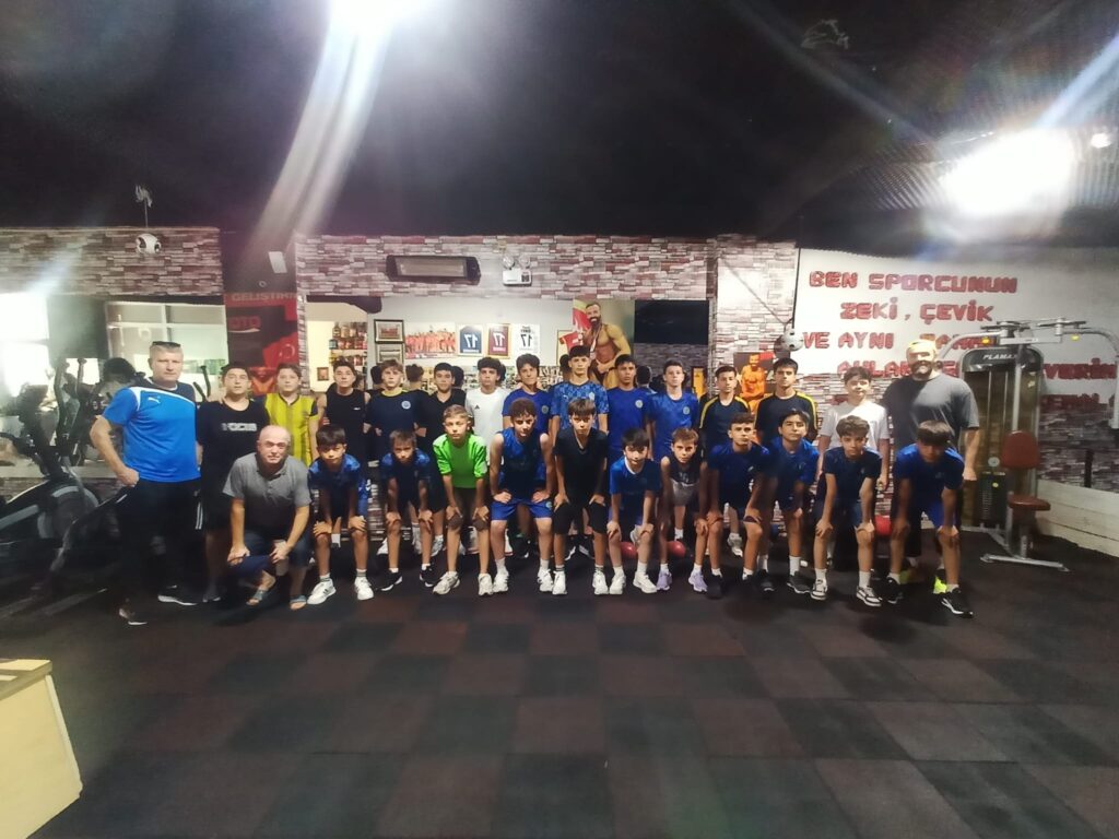U-14 Takımı FIT CLUB Fitness Center Spor Merkezi’nde Antreman Yaptı